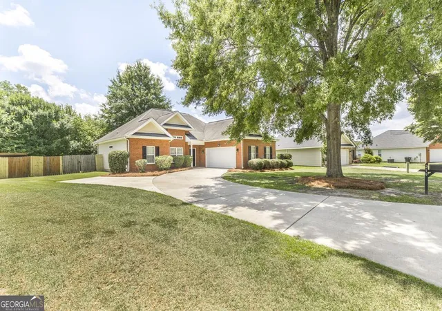 2nd image of 219 Knights Brg, Warner Robins, GA 31093 | MLS# 10802493