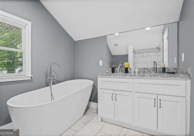 Photo 2 of Single family home for sale at 508 Lawton St SW, Atlanta, GA 30310 | MLS# 10804333 | Listing updated on 2026-09-14