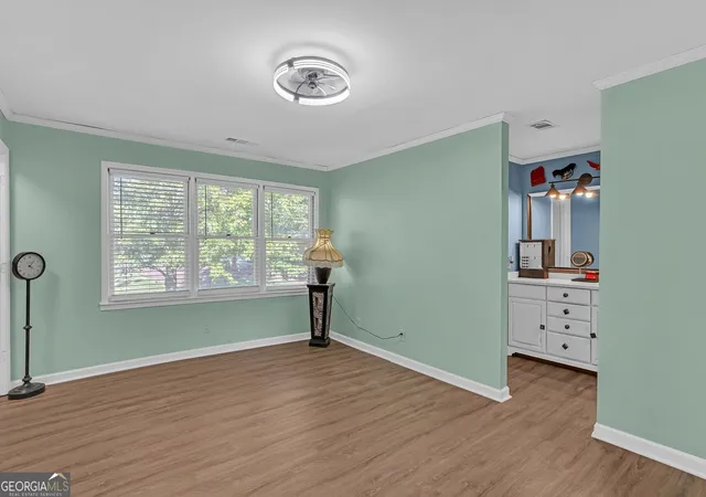 Listing Photo 4 - Condo for sale in building located at 6315 Windsor Trace Dr, Peachtree Corners, GA 30092