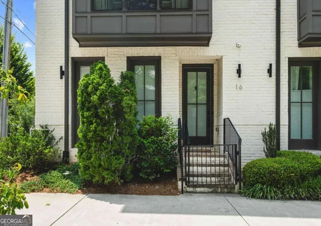 Townhouse for sale at 574 Boulevard Pl Ne #16, Atlanta, GA 30308 | MLS# 10811188
