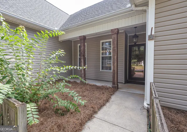 Photo 3 of Single family home for sale at 137 Pond Dr, Kathleen, GA 31047 | MLS# 10831793 | Listing updated on 2026-09-20