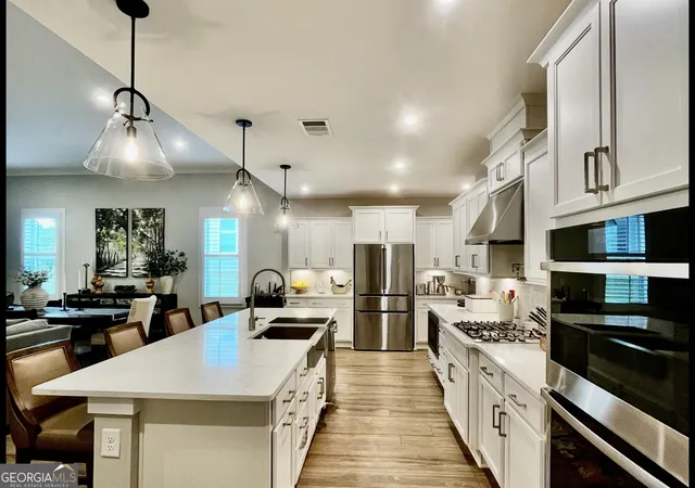 3rd image of 300 Erie Pt, Hoschton, GA 30548 | MLS# 10573739