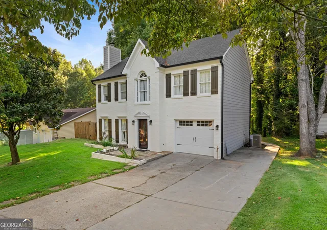 Photo 2 of Single family home for sale at 661 Sunfield Dr Nw, Lilburn, GA 30047 | MLS# 10833709 | Listing updated on 2026-08-27