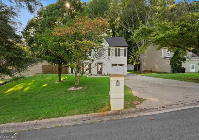 Photo 3 of Single family home for sale at 661 Sunfield Dr Nw, Lilburn, GA 30047 | MLS# 10833709 | Listing updated on 2026-08-27