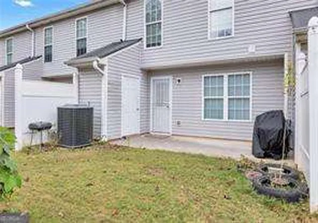 Photo 3 of Townhouse for sale at 3882 Waldrop Ln, Decatur, GA 30034 | MLS# 10686493 | Listing updated on 2026-09-23