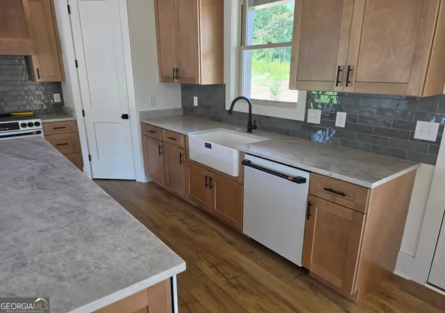 Photo 4 of Single family home for sale at 342 Thomas Rd, Fort Oglethorpe, GA 30742 | MLS# 10823548 | Listing updated on 2026-10-08