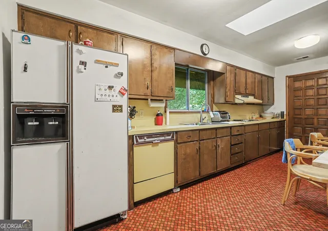 Photo 3 of Single family home for sale at 469 Overbrook Dr Nw, Atlanta, GA 30318 | MLS# 10825119 | Listing updated on 2026-09-04