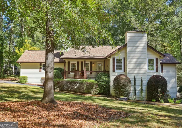 Photo 2 of Single family home for sale at 15 Perthshire Dr, Peachtree City, GA 30269 | MLS# 10715549 | Listing updated on 2026-09-04