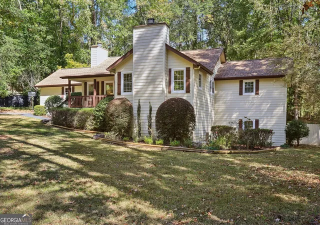 Photo 3 of Single family home for sale at 15 Perthshire Dr, Peachtree City, GA 30269 | MLS# 10715549 | Listing updated on 2026-09-04