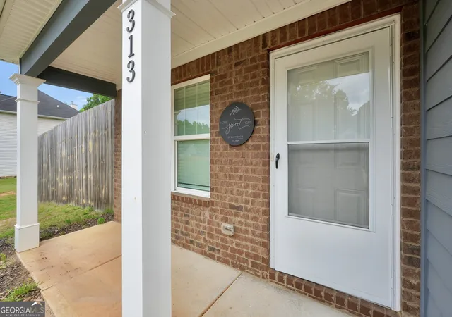 Photo 3 of Sale Pending at 313 Sammy Cir, Griffin, GA 30223 | MLS# 10799862 | Listing updated on 2026-08-31