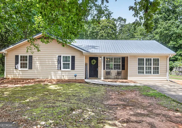 1st image of 216 Brooks Ln, Winder, GA 30680 | MLS# 10822373