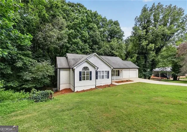 2nd image of 5027 Fitts Dr Ne, Roswell, GA 30075 | MLS# 10787821