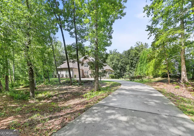 Photo 3 of Sale Pending at 1910 Elders Mill Rd #E, Senoia, GA 30276 | MLS# 10819130 | Listing updated on 2026-09-21