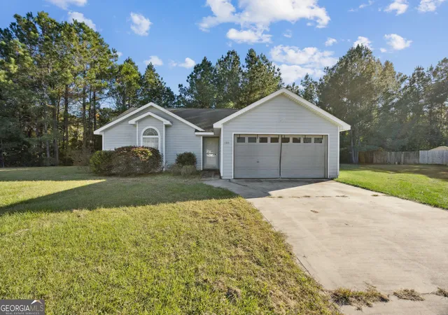 Photo 2 of Sale Pending at 104 Pin Oak Ct, Kingsland, GA 31548 | MLS# 10638246 | Listing updated on 2025-11-17