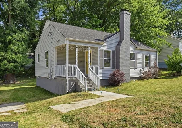 2nd image of 1383 Lanvale Dr Sw, Atlanta, GA 30310 | MLS# 10769341
