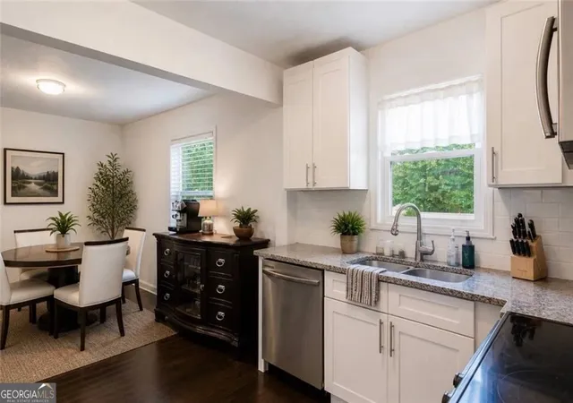 3rd image of 1383 Lanvale Dr Sw, Atlanta, GA 30310 | MLS# 10769341