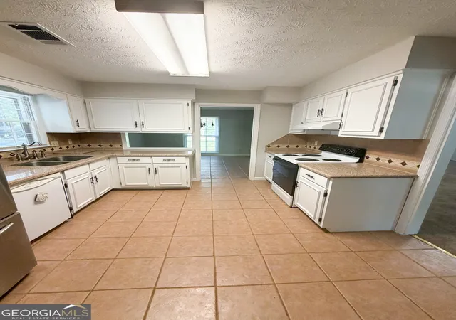 3rd image of 123 Hazel Wy, Lagrange, GA 30241 | MLS# 10793332
