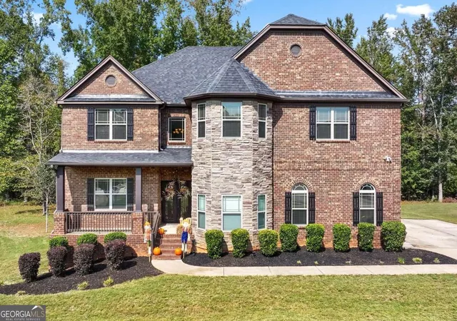 Photo 4 of Single family home for sale at 2214 Golden Eagle Dr, Locust Grove, GA 30248 | MLS# 10710621 | Listing updated on 2026-09-20
