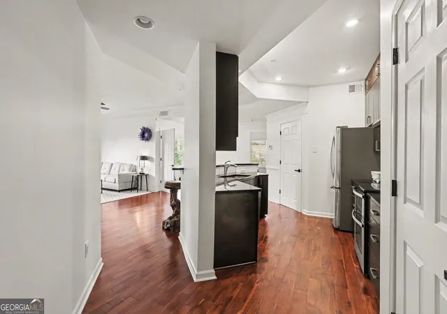 1st image of 2700 Ne Pine Tree Rd #1219, Atlanta, GA 30324 | MLS# 10773119