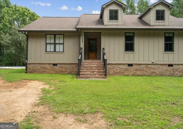 Photo 3 of Single family home for sale at 1358 Reeves Station Rd Sw, Calhoun, GA 30701 | MLS# 10823693 | Listing updated on 2026-09-14