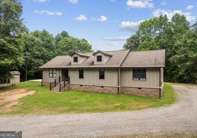 Photo 3 of Sale Pending at 1358 Reeves Station Rd Sw, Calhoun, GA 30701 | MLS# 10823693 | Listing updated on 2026-09-28