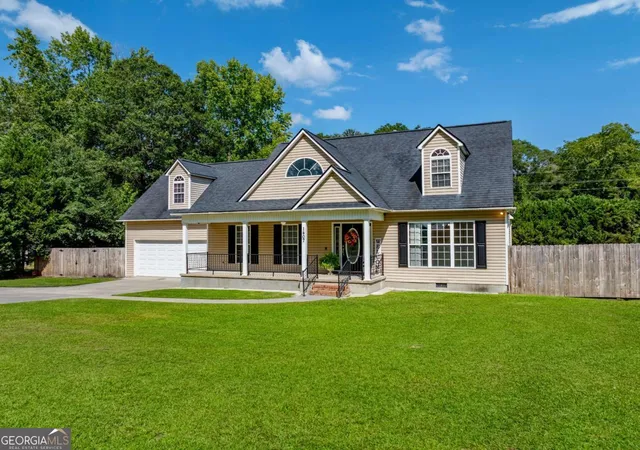 Photo 2 of Single family home for sale at 1407 Red Fox Trl, Tifton, GA 31793 | MLS# 10820807 | Listing updated on 2026-10-06