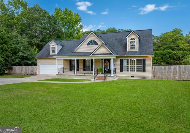 Photo 3 of Single family home for sale at 1407 Red Fox Trl, Tifton, GA 31793 | MLS# 10820807 | Listing updated on 2026-10-06
