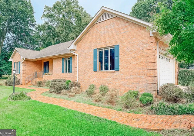Photo 2 of Single family home for sale at 145 Brown St, Hartwell, GA 30643 | MLS# 10827748 | Listing updated on 2026-09-10