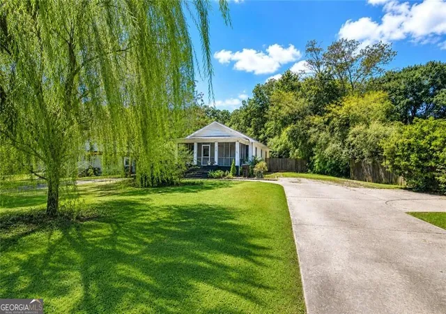 1st image of 219 Etowah Dr, Cartersville, GA 30120 | MLS# 10832996