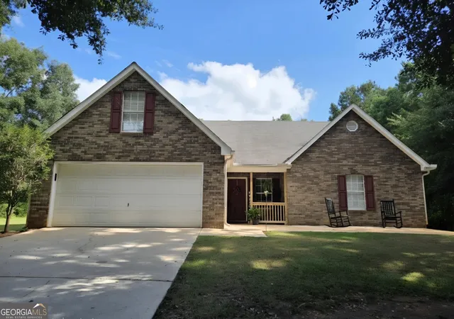 Photo 1 of Sale Pending at 137 Meadow View Dr, Jackson, GA 30233 | MLS# 10821928 | Listing updated on 2026-08-13