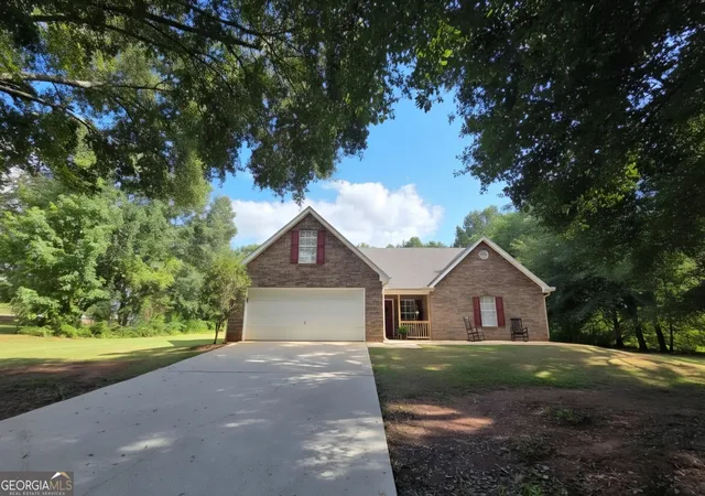 Photo 2 of Sale Pending at 137 Meadow View Dr, Jackson, GA 30233 | MLS# 10821928 | Listing updated on 2026-08-13