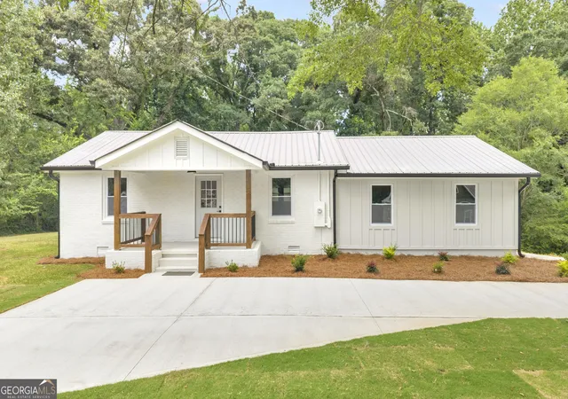 Homes for sale in Pendergrass, GA | 152 Mountain Creek Dr, Pendergrass, GA 30567 | MLS# 10803112