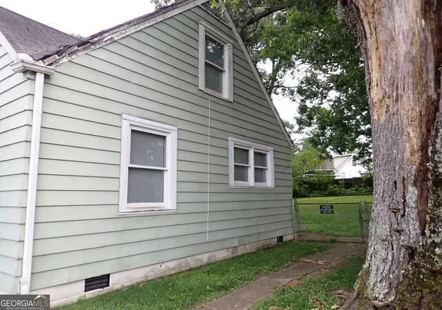 3rd image of 1476 Cambridge Ave, Atlanta, GA 30337 | MLS# 10771200