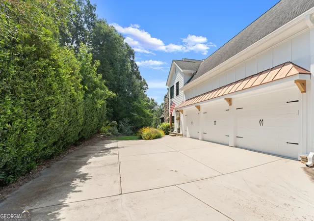 Photo 2 of Sale Pending at 16066 Inverness Trl, Alpharetta, GA 30004 | MLS# 10816749 | Listing updated on 2026-09-14