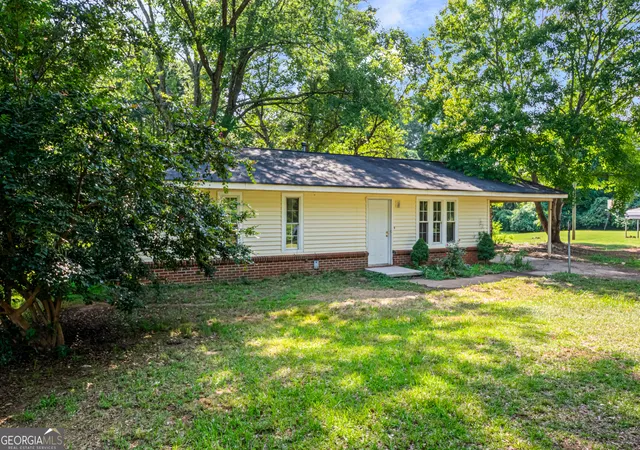 Homes for sale in Toccoa, GA | 156 Crestwood Dr, Toccoa, GA 30577 | MLS# 10801675