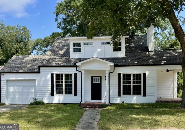 Photo 1 of Single family home for sale at 148 Holmes St, Barnesville, GA 30204 | MLS# 10833794 | Listing updated on 2026-09-10