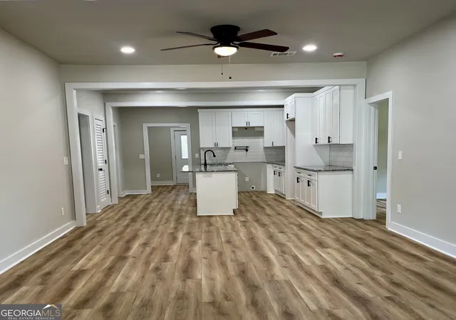 Photo 3 of Single family home for sale at 148 Holmes St, Barnesville, GA 30204 | MLS# 10833794 | Listing updated on 2026-09-10
