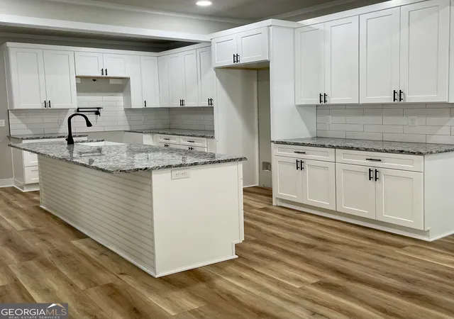 Photo 3 of Single family home for sale at 148 Holmes St, Barnesville, GA 30204 | MLS# 10833794 | Listing updated on 2026-09-10