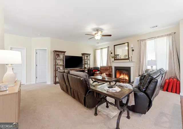 Photo 4 of Single family home for sale at 7048 Roselake Cir, Douglasville, GA 30134 | MLS# 10781502 | Listing updated on 2026-06-22