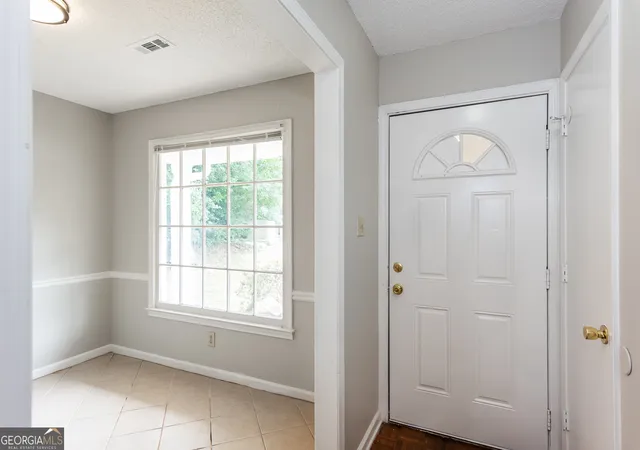 3rd image of 1676 Winchester Wy, Conyers, GA 30013 | MLS# 10773187