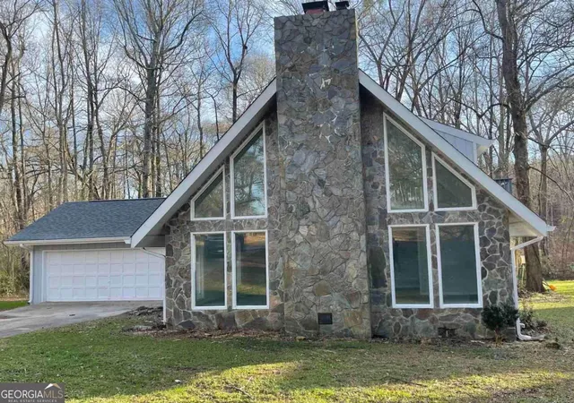 Photo 2 of Single family home for sale at 2105 Honeybee Creek Dr, Griffin, GA 30224 | MLS# 10297097 | Listing updated on 2026-08-08