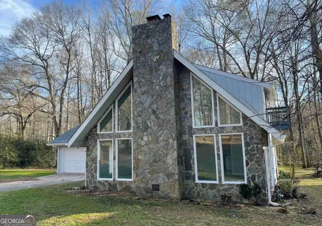 Photo 3 of Single family home for sale at 2105 Honeybee Creek Dr, Griffin, GA 30224 | MLS# 10297097 | Listing updated on 2026-08-08