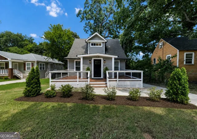 Photo 2 of Single family home for sale at 1110 Oak Knoll Ter Se, Atlanta, GA 30315 | MLS# 10831409 | Listing updated on 2026-09-06