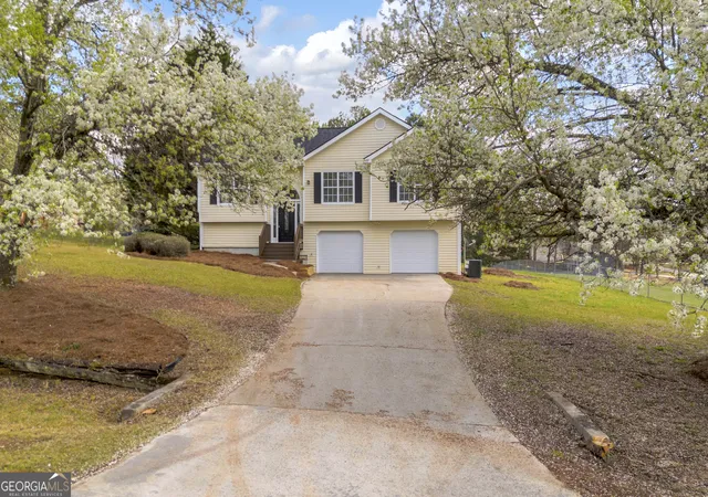 Homes for sale in Auburn, GA | 301 Jonaquil Ave, Auburn, GA 30011 | MLS# 10718374
