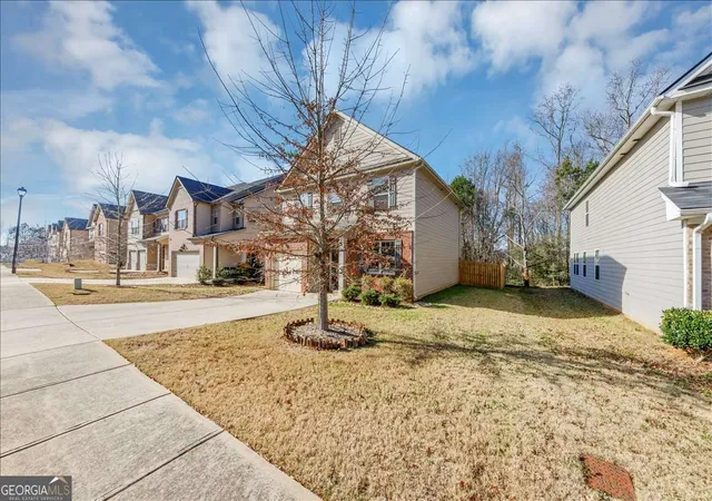 Photo 3 of Single family home for sale at 11945 Lovejoy Xing Way, Hampton, GA 30228 | MLS# 10802723 | Listing updated on 2026-07-25