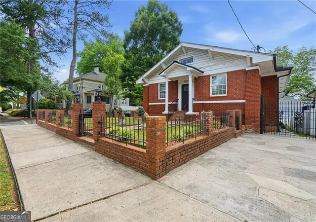 Homes for sale in Atlanta, GA | 1072 Monroe Dr Ne, Atlanta, GA 30306 | MLS# 10755148