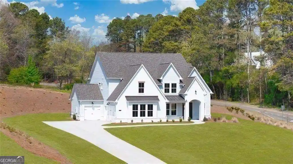 Photo 1 of Single family home for sale at 8290 Creekside Overlook Dr, Gainesville, GA 30506 | MLS# 10855033 | Listing updated on 2026-10-19