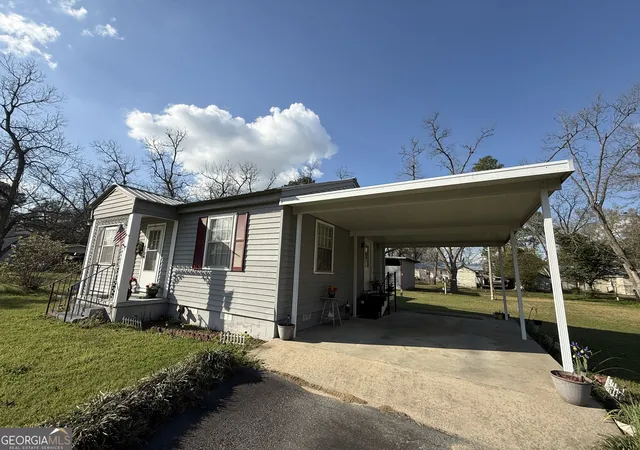 Photo 3 of Sale Pending at 122 Edgewood Dr, Cordele, GA 31015 | MLS# 10793730 | Listing updated on 2026-08-05