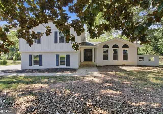 Single family home for sale at 1983 Red Oak Rd, Norcross, GA 30071 | MLS# 10870275