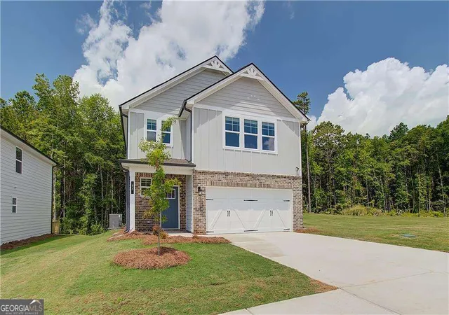 Photo 3 of Sale Pending at 86 Hydrangea Cir, Fairburn, GA 30213 | MLS# 10735761 | Listing updated on 2026-08-10